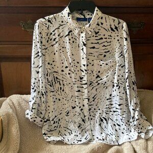 3/$15 Apt 9 Petite Large woman’s button down blouse